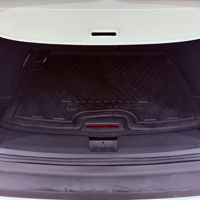 Nissan X-Trail  5 pts. Platinum e-Power, E-REV, TA, QCP, s. Bose, RA-19 2025